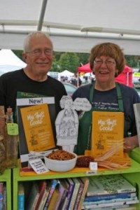 Ned & Betsy at the Hudson Valley Garlic Festival 2008 (photo credit: Pat Crocker)